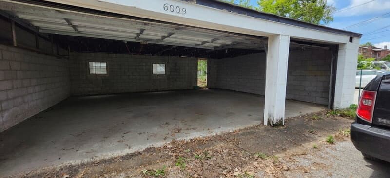 St. Louis Condo: 6009 Kingsbury Avenue