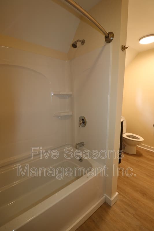 Burlington Condo: 63 King Street - B
