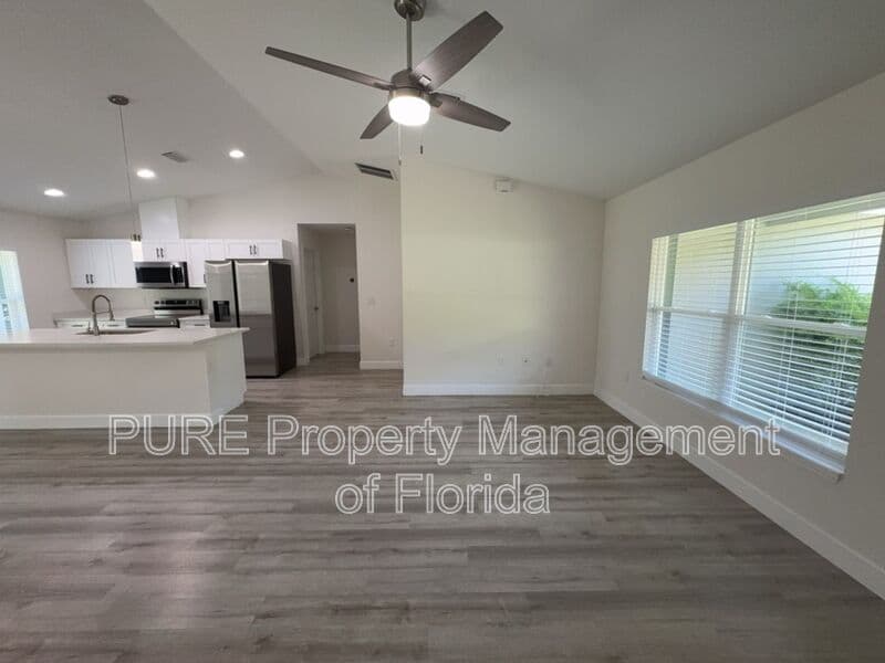 Ocala House: 11165 NW 7th Street
