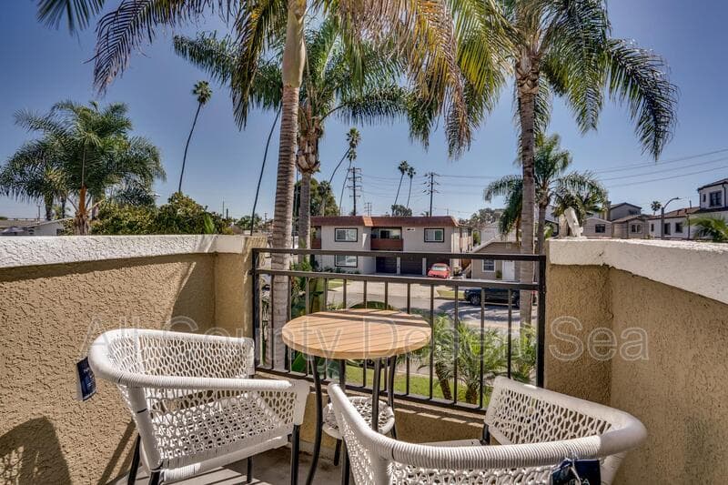 Huntington Beach House: 621 8th St