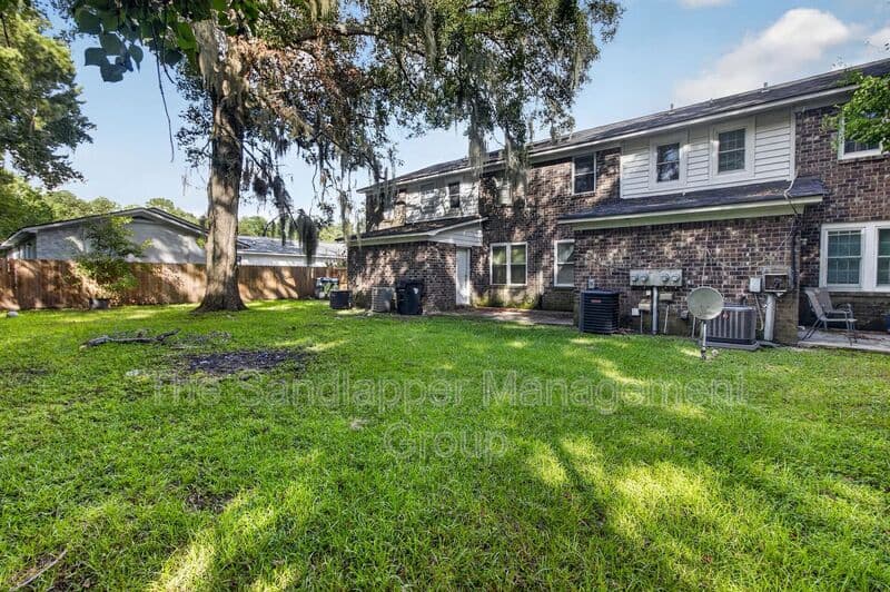 Summerville Townhome: 126 Langley Drive