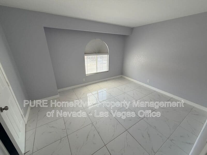 Henderson House: 2832 Mill Point Dr.