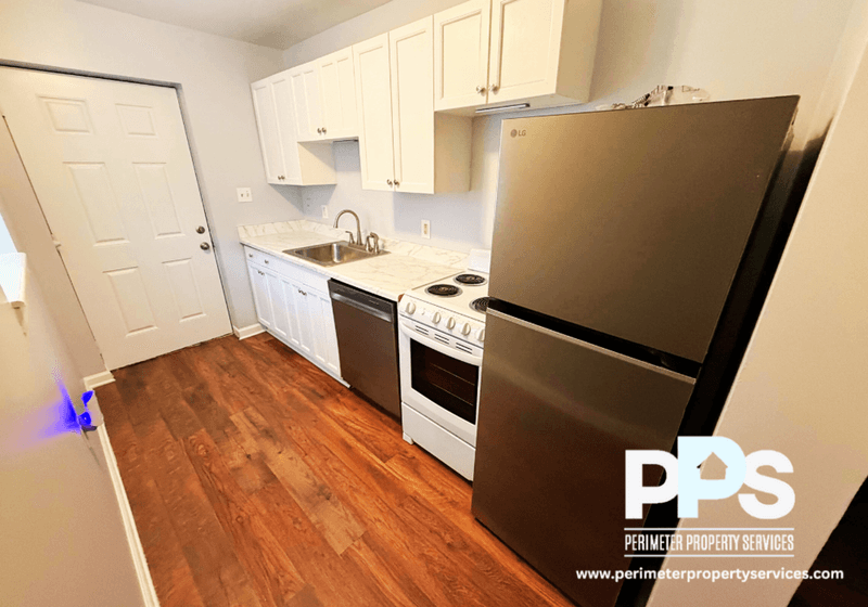 Atlanta House: 581 Martin St