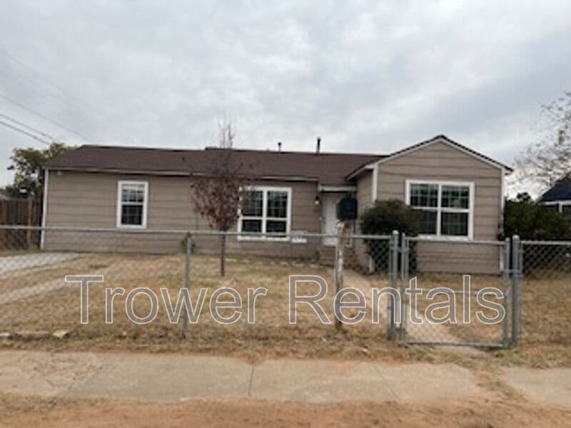 Odessa House: 1320 Whitaker Ave.
