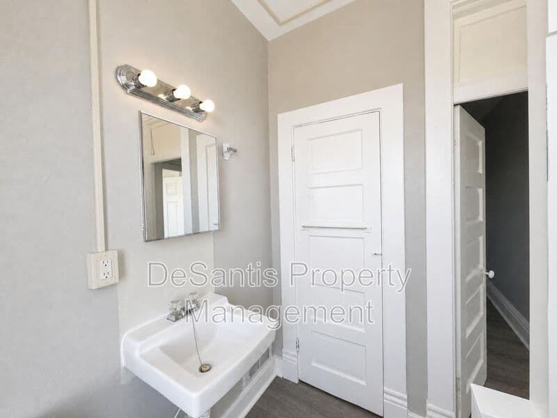Homestead Condo: 810 Amity Street