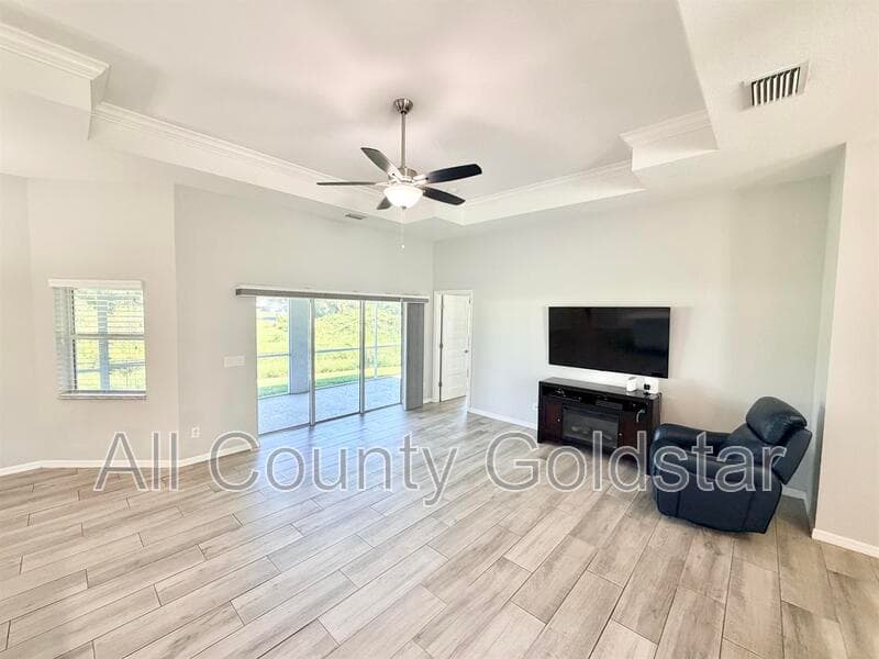 North Port House: 4443 Cinderella Cir