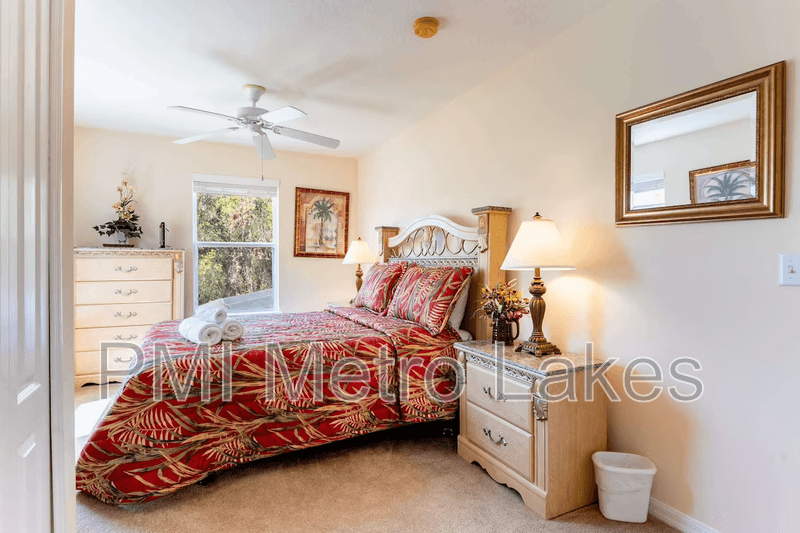 Davenport House: 194 Blue Jay Way