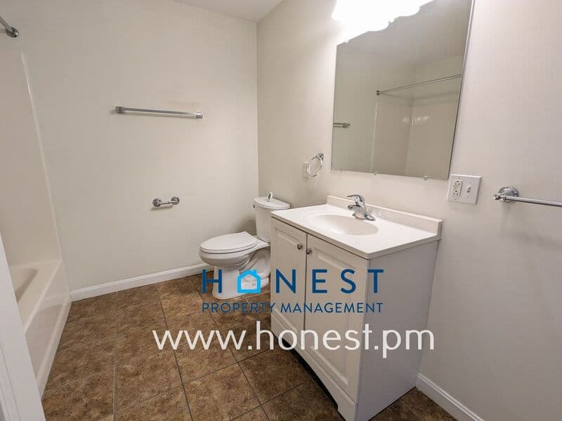 Augusta Condo: 5 Crooker Street