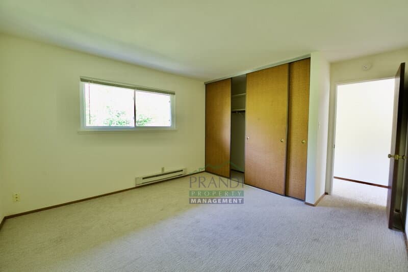 San Anselmo Condo: 1562 Sir Francis Drake Blvd