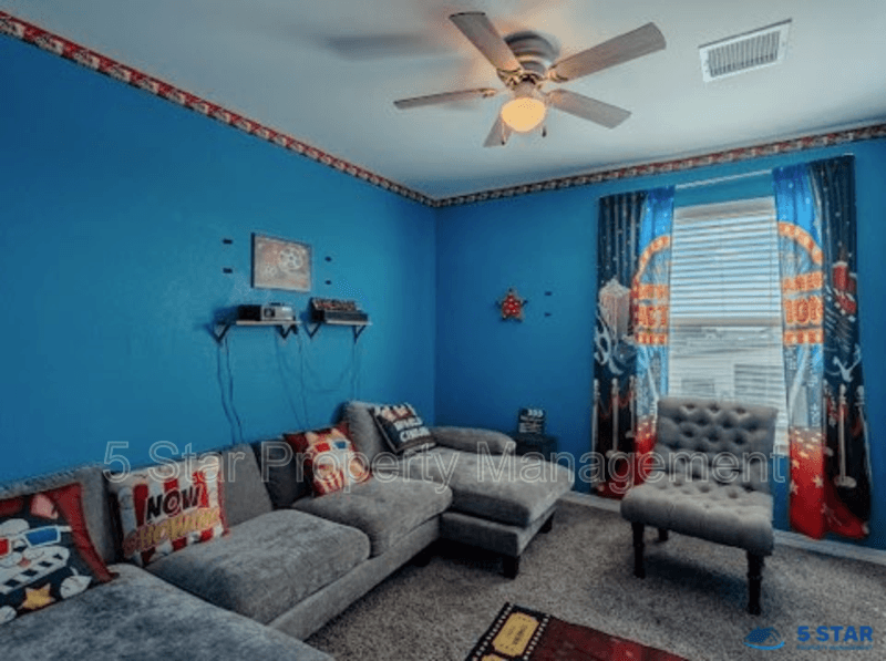 El Paso House: 2233 Mike Price Dr