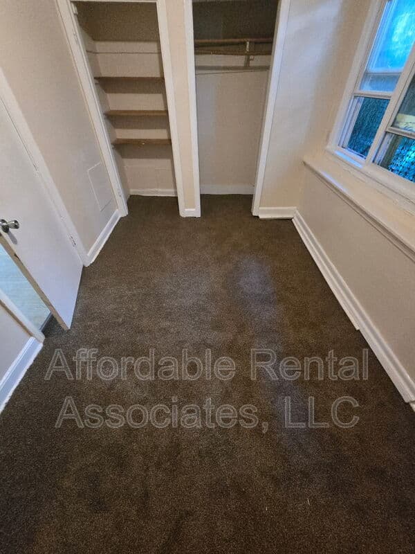 Milwaukee Condo: 2360 S 16th ST