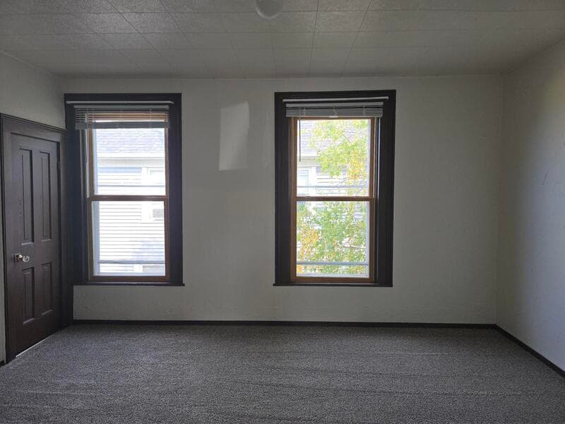 Oshkosh Condo: 317 West 14th Avenue - 317 A Upper