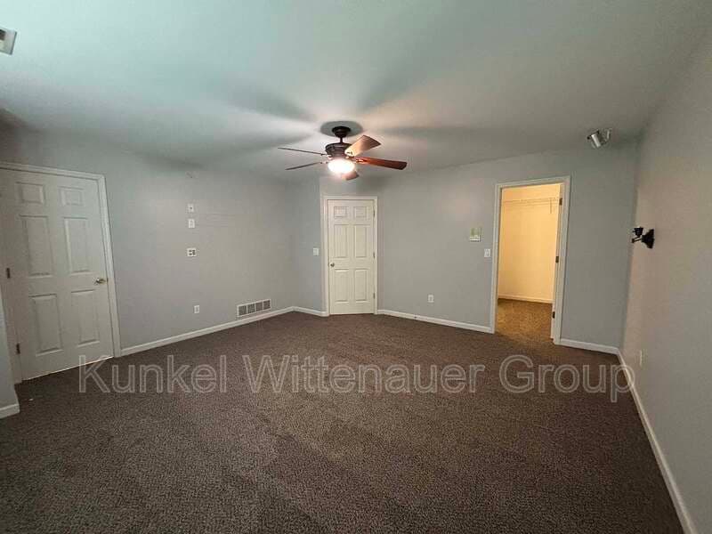 Belleville House: 3016 Celebration Park Circle