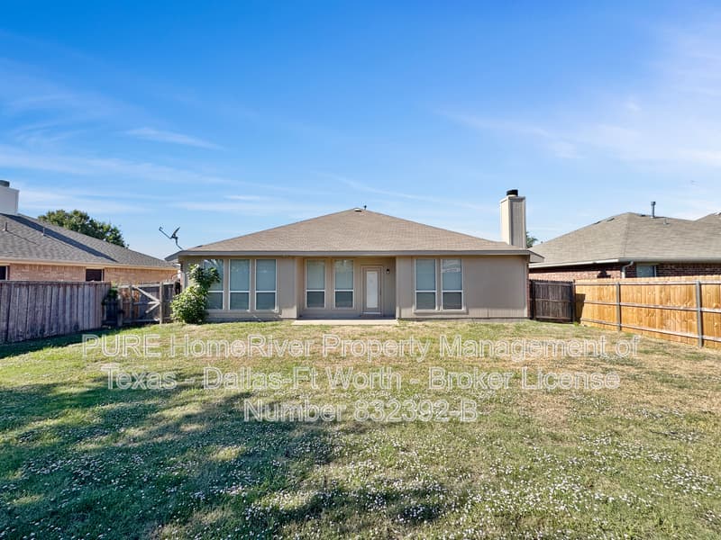 Forney House: 2215 Overton Dr