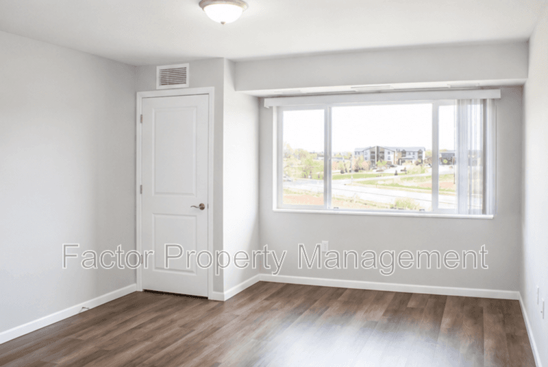 Belle Plaine Condo: 561 Elk Street South