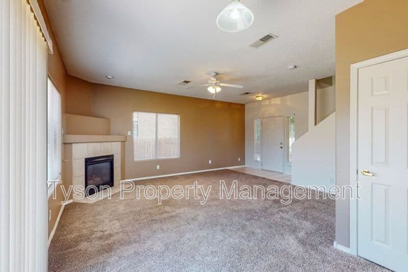 Albuquerque House: 3639 Big Cottonwood CT SW