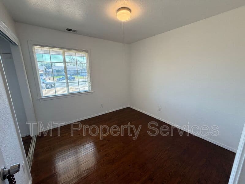 Sacramento House: 5101 North Pkwy
