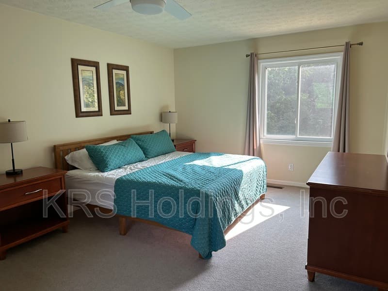 McGaheysville House: 2030 Hawksbill Rd