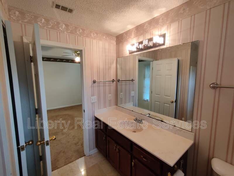 Hinesville House: 801 Hopeton Ct
