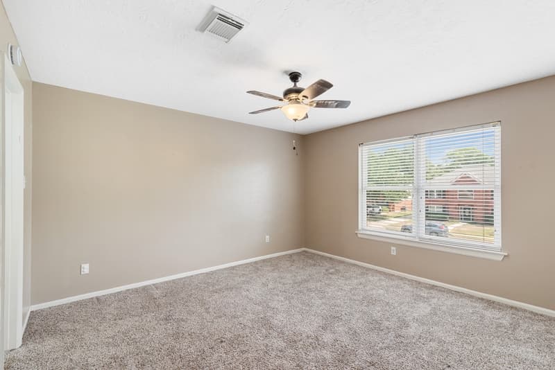 Houston House: 7507 Dogwood Falls Road