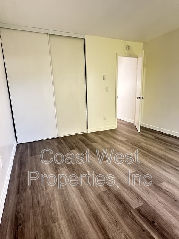 Carlsbad Apartment: 342 Juniper Ave