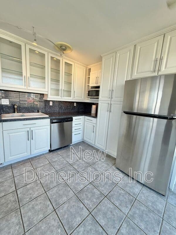 Reno House: 280 Island Avenue