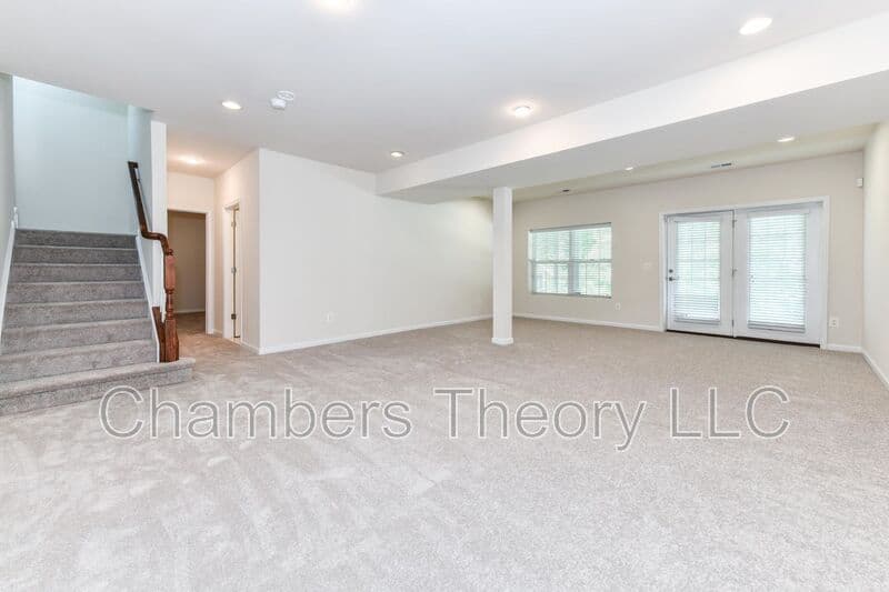 Ashburn House: 21026 Potomac Trail Cir