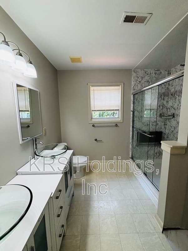 Chester House: 15012 Pine Vista Ln