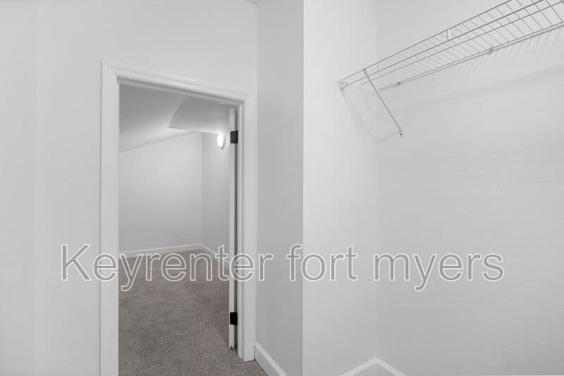 Fort Myers House: 6213 Timberwood Cir