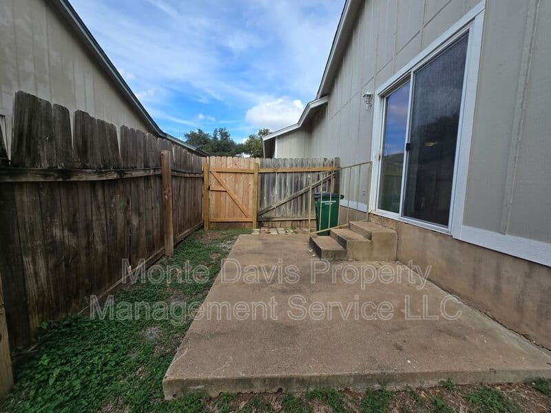 Austin Condo: 12005 Arrowwood