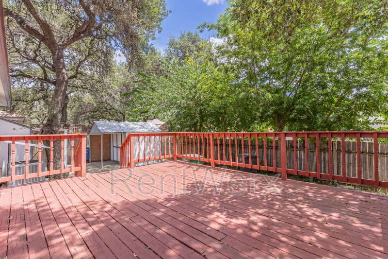 San Antonio House: 5602 Timber Bark