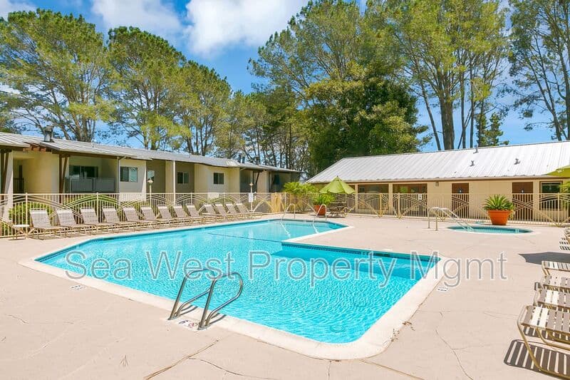 Encinitas Condo: 1730 S El Camino Real