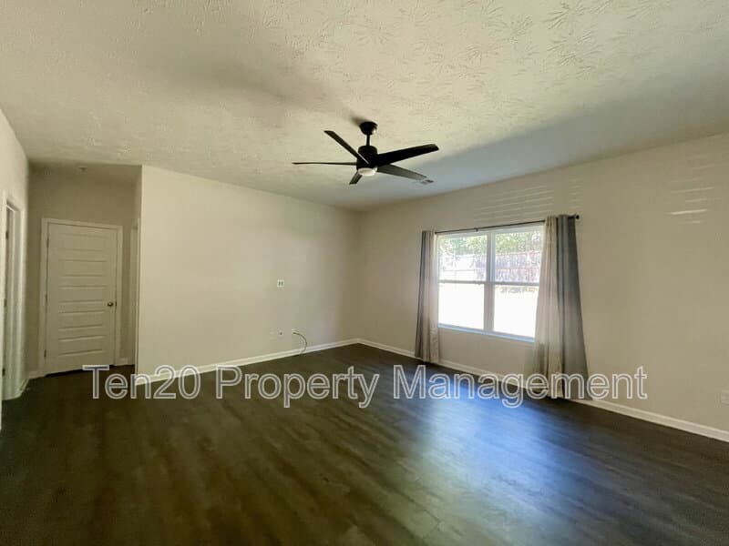 Phenix City House: 36 Willow Trace Dr