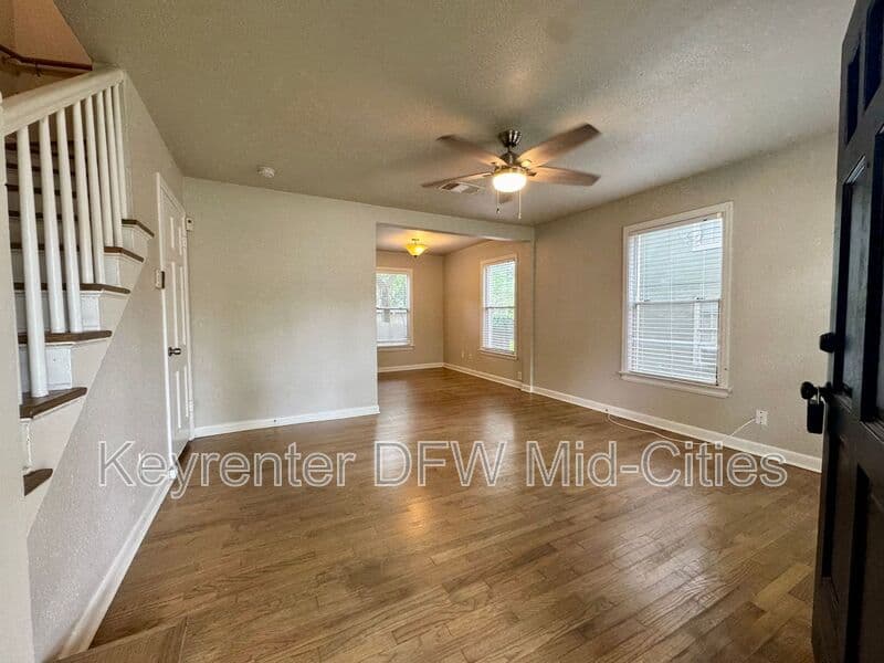 Dallas House: 311 N Oak Cliff Boulevard