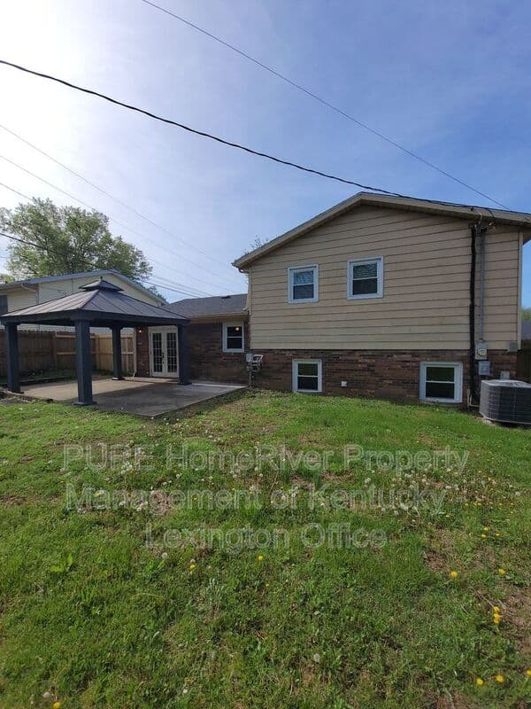 Richmond House: 106 Hammons Dr