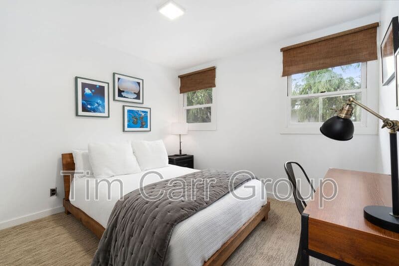 Costa Mesa House: 274 Magnolia St
