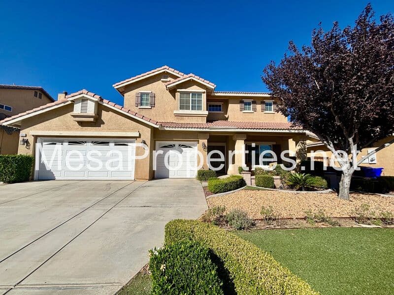 Victorville House: 12604 Sunglow Lane