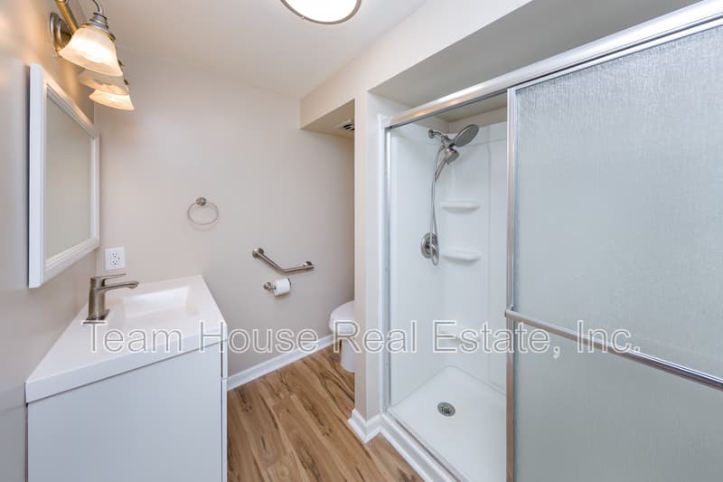 Newhall Condo: 19139 Avenue of the Oaks
