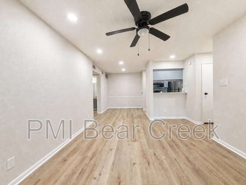 Houston Condo: 2120 El Paseo St