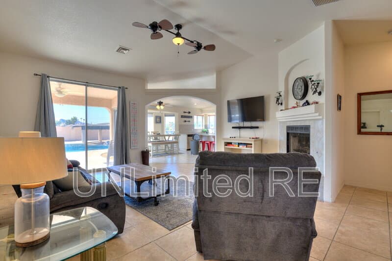 Lake Havasu City House: 304 Acoma Blvd S
