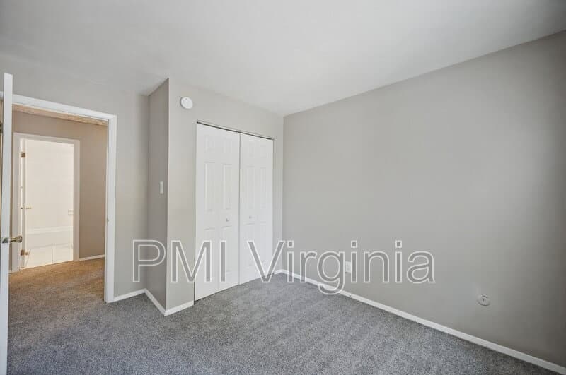 Virginia Beach Townhome: 835 N Buckingham Ct