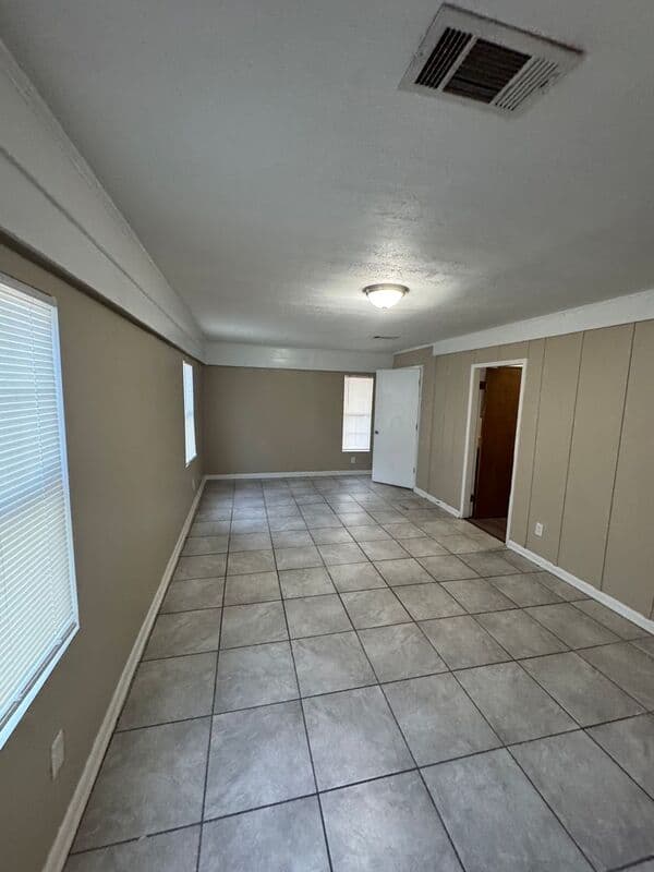 Memphis House: 4523 E Mallory Ave