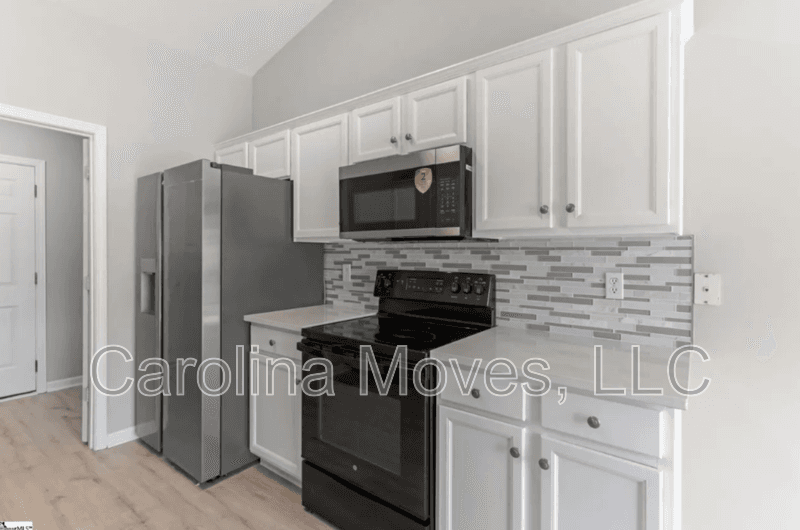 Greenville House: 104 Becket Court
