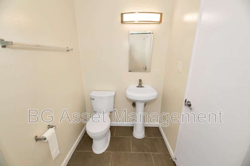 Oakland Condo: 3600 Dimond Avenue