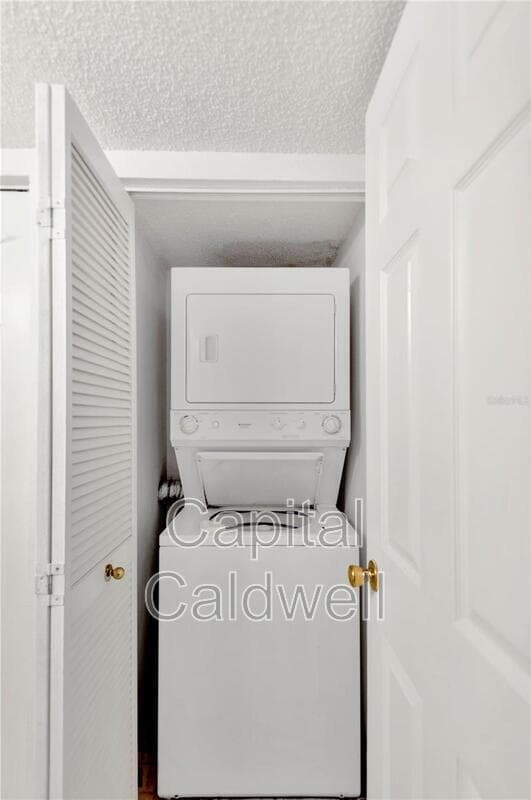 Clearwater Condo: 1900 Pelican Landing Blvd