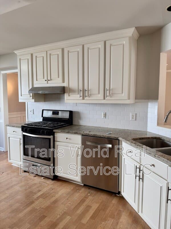 Duluth House: 3354 Roundfield Circle
