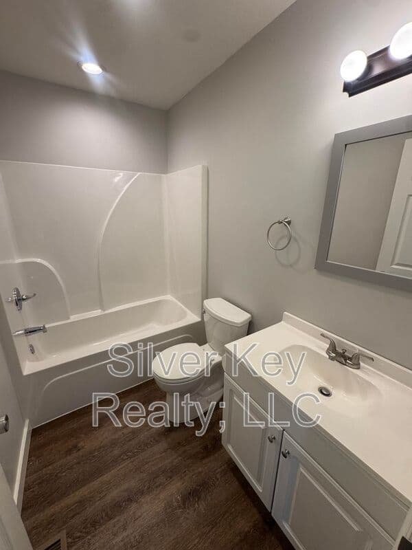 Athens House: 1603 Hutsell Drive