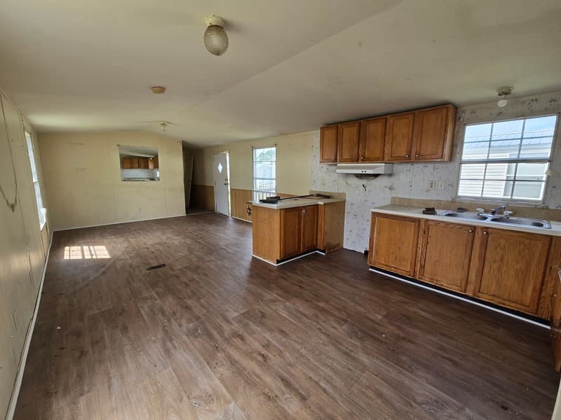 Fayetteville House: 2416 Cattail Cir