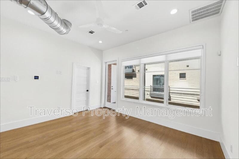 Fort Worth Townhome: 408 Rayner Avenue