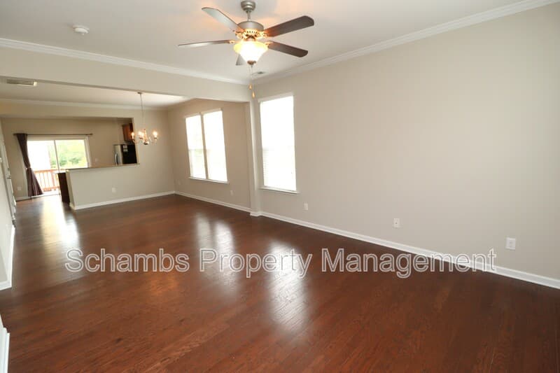 Cary House: 5045 Lalex Ln